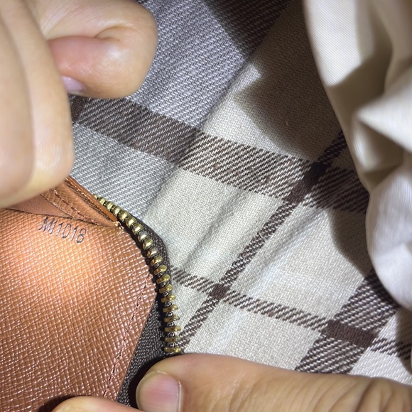 SOLD Louis Vuitton monogram zippy wallet (long wallet) - Picture 6 of 11